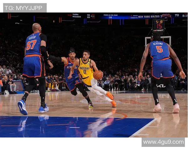 纽约尼克斯与勇士激战正酣球迷期待的精彩对决即将上演